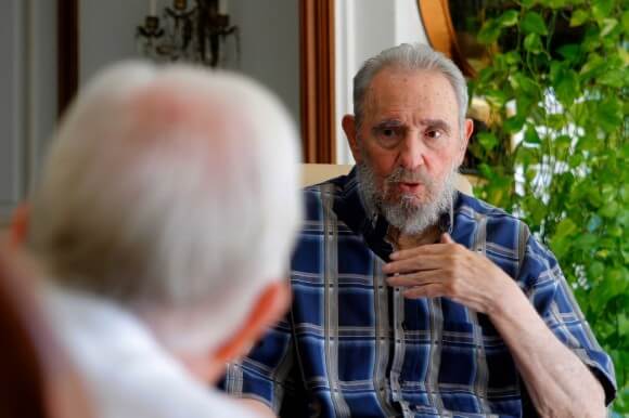 fidel-castro-james-carter-1-580x386