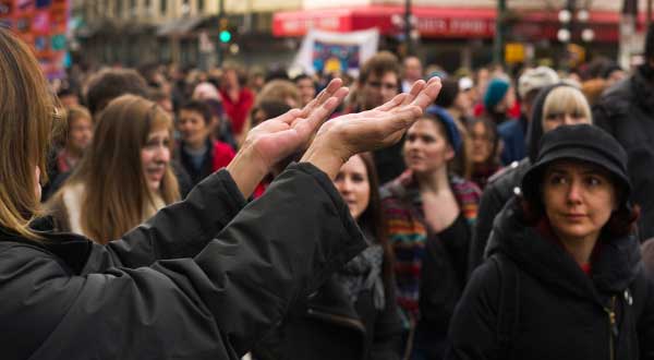 Reuters-Vancouver-Womens-Memorial-Day-prayer-photog-Andy-Clark