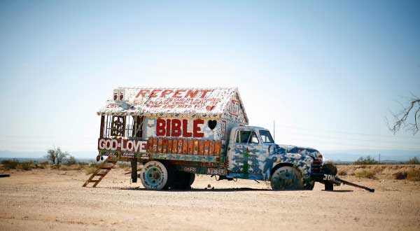 Reuters-art-installation-Slab-City-California-photog-Eric-Thayer