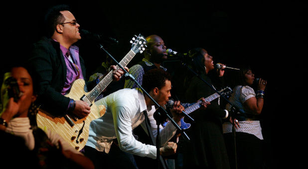 Israel Houghton & New Breed