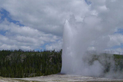 Old Faithful geyser at Yellowstone National Park in Wyoming