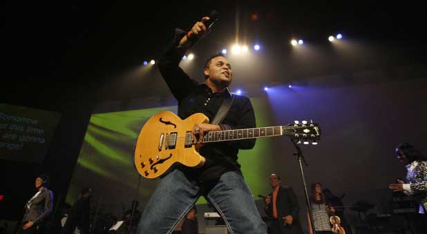 israelhoughton