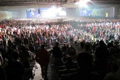 Over 30K People Gather in Kansas City for Prayer Conference
