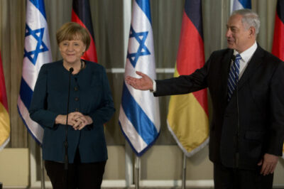 German Chancellor Angela Merkel (l) and Israeli Prime Minister Benjamin Netanyahu