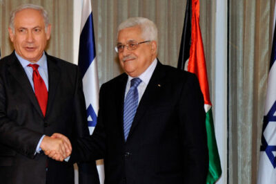 Israeli Prime Minister Benjamin Netanyahu (left) and Palestinian Authority President Mahmoud Abbas.