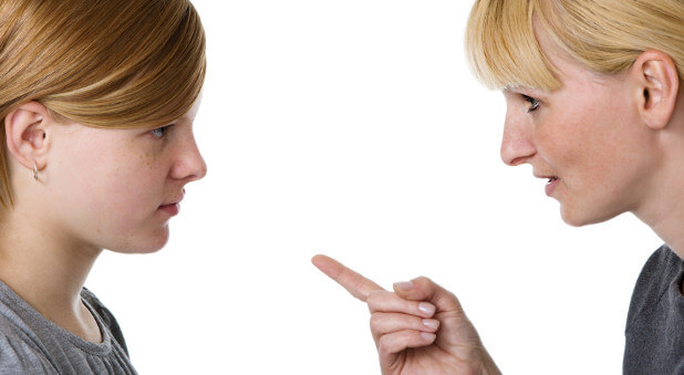 mom fighting with daughter