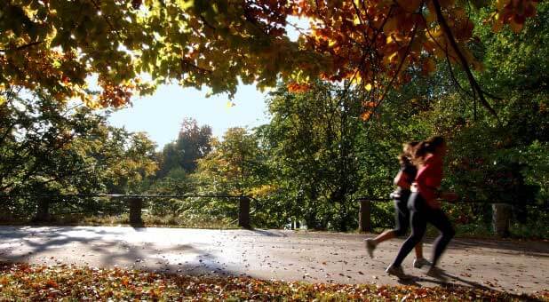 women running