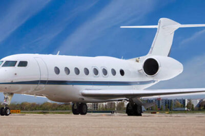 This is a Gulfstream 650 jet, like the one Creflo Dollar wanted to purchase.