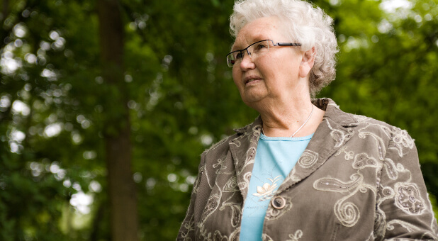 There are three distinct signs of the onset of dementia.