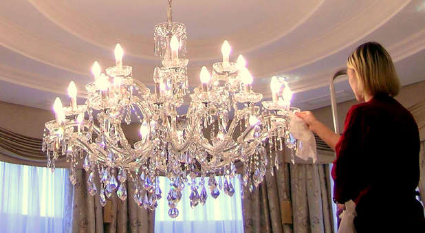 Cleaning chandelier