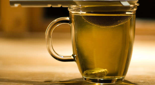 Drinking green tea provides many health benefits.