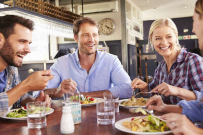 7 Ways to Avoid Busting Your Diet When Dining Out