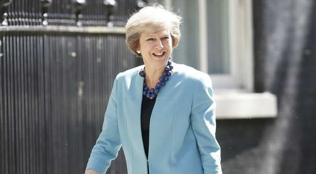 Theresa May promises that she will stand by the Jewish people.