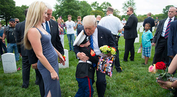 President Donald Trump, Vice President Mike Pence, and Christian and Brittany Jacobs