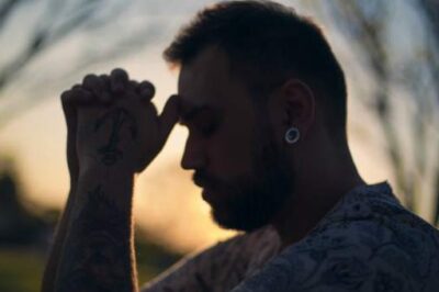 The Supernatural Power of Praying for Other Men
