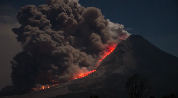 Could it be possible that a full-blown eruption of the Yellowstone supervolcano is not too far away?
