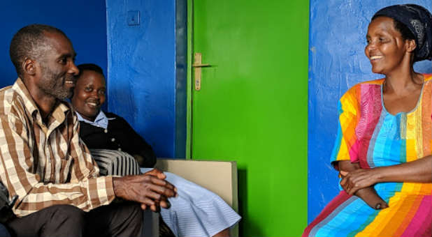 Alice (R) and Emmanuel (L)