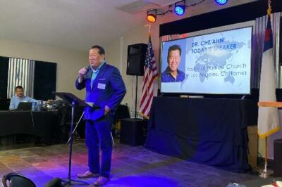 Pastor Ché Ahn addresses the gathering in Lakeland, Florida.