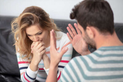 13 Signs You’re Dating the Wrong Person
