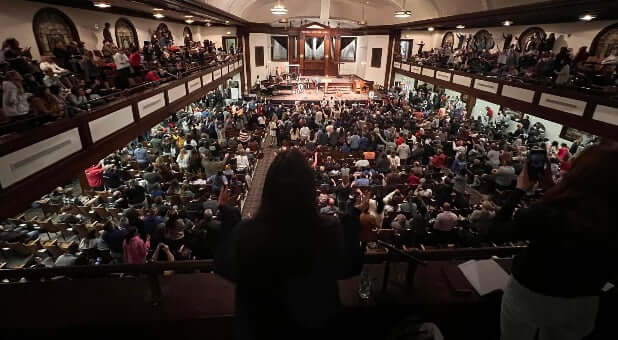 Miraculous Testimonies Pour in From Asbury University Revival