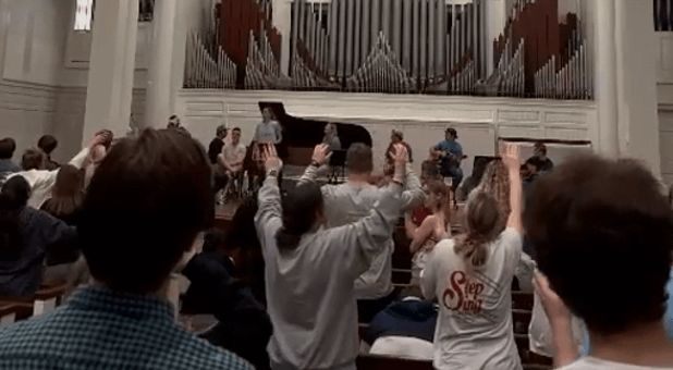 Holy Spirit Stirs Student Hearts at Samford University