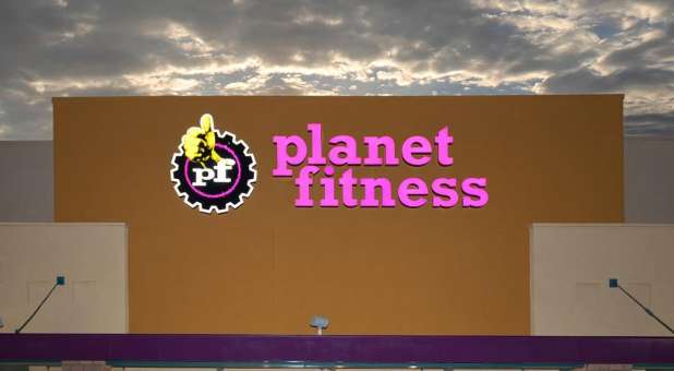 Morning Rundown: Planet Fitness Loses $400M After Revoking Christian Woman’s Membership