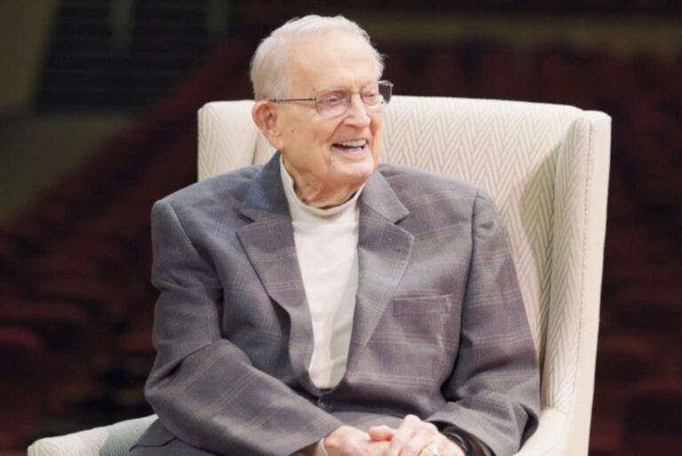 Megachurch pastor chuck swindoll stepping down charisma magazine online