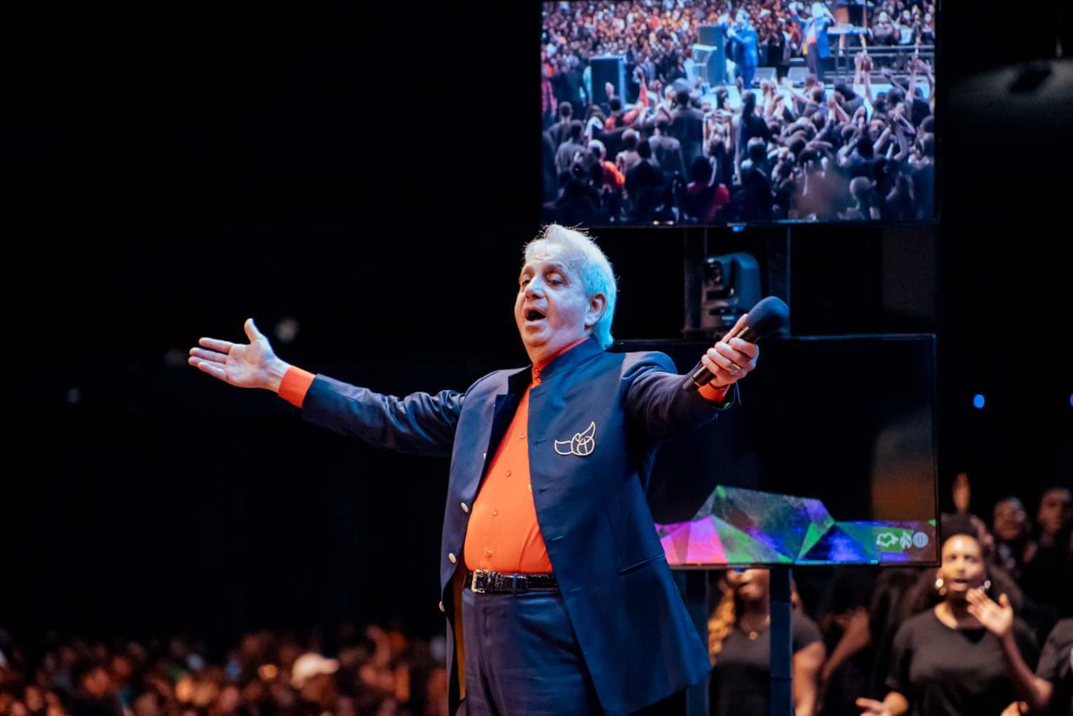 Morning Rundown: Benny Hinn: Does He Need to Repent?