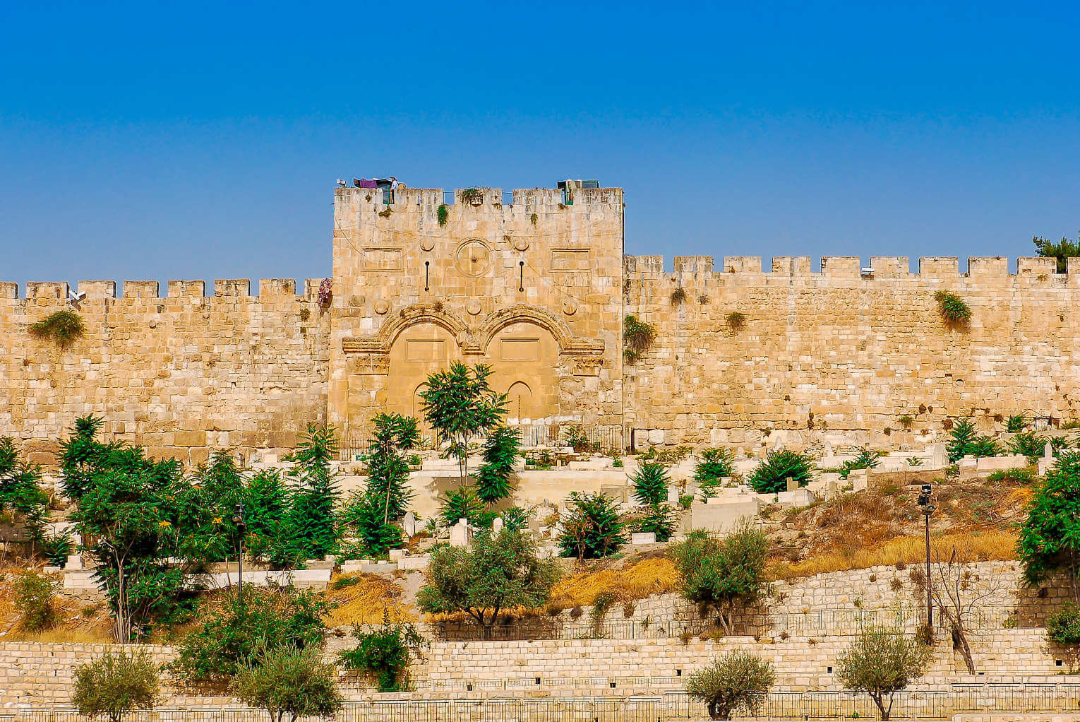 Ancient Fort Found in Jerusalem, Unraveling 3,000-Year-Old Enigma