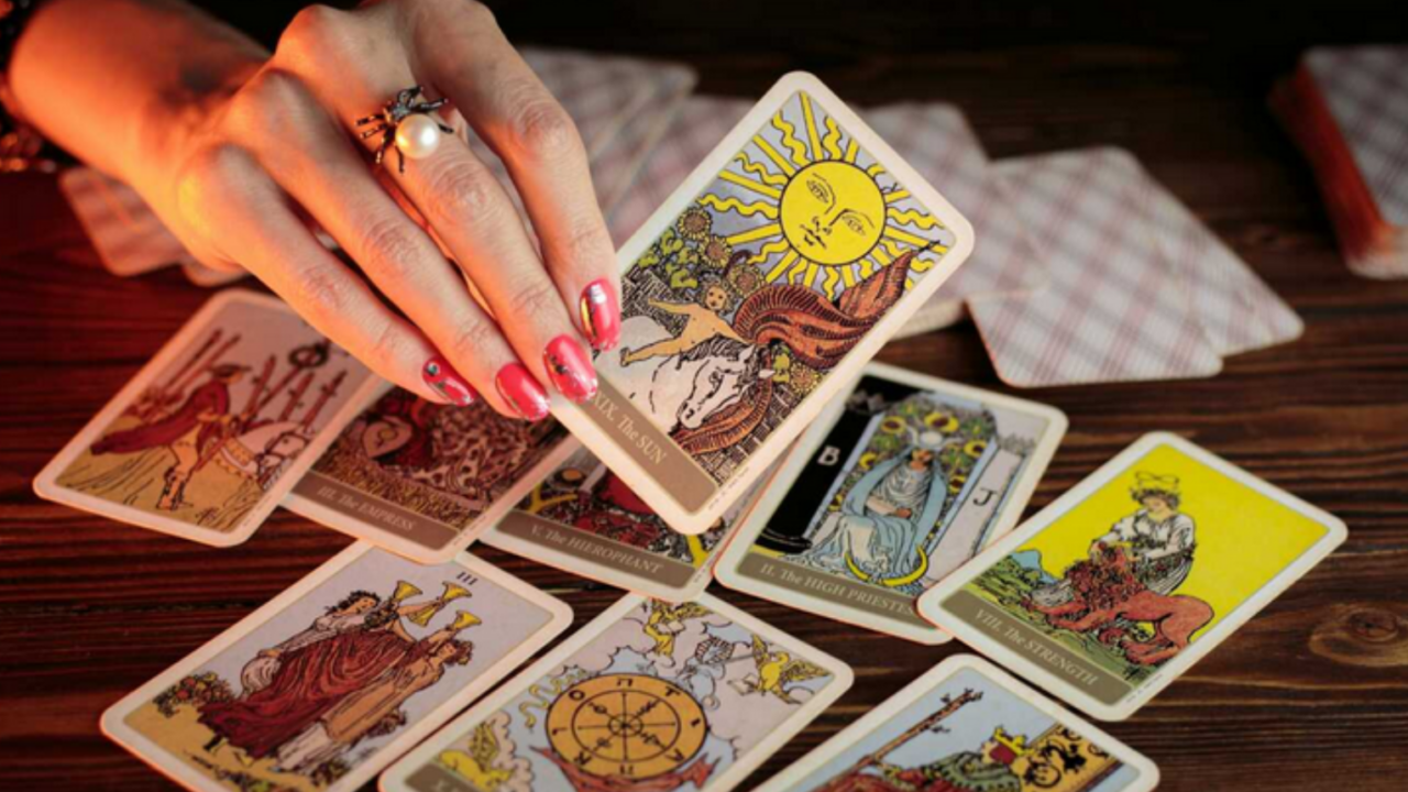 Ex-Psychic Issues Warning for Halloween, Slams ‘Demonic’ Evil of Ouija Boards, Tarot Cards