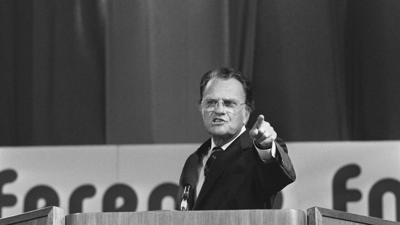 10 Timeless Billy Graham Lessons Chuck Swindoll and Greg Laurie Passed to the Next Generation